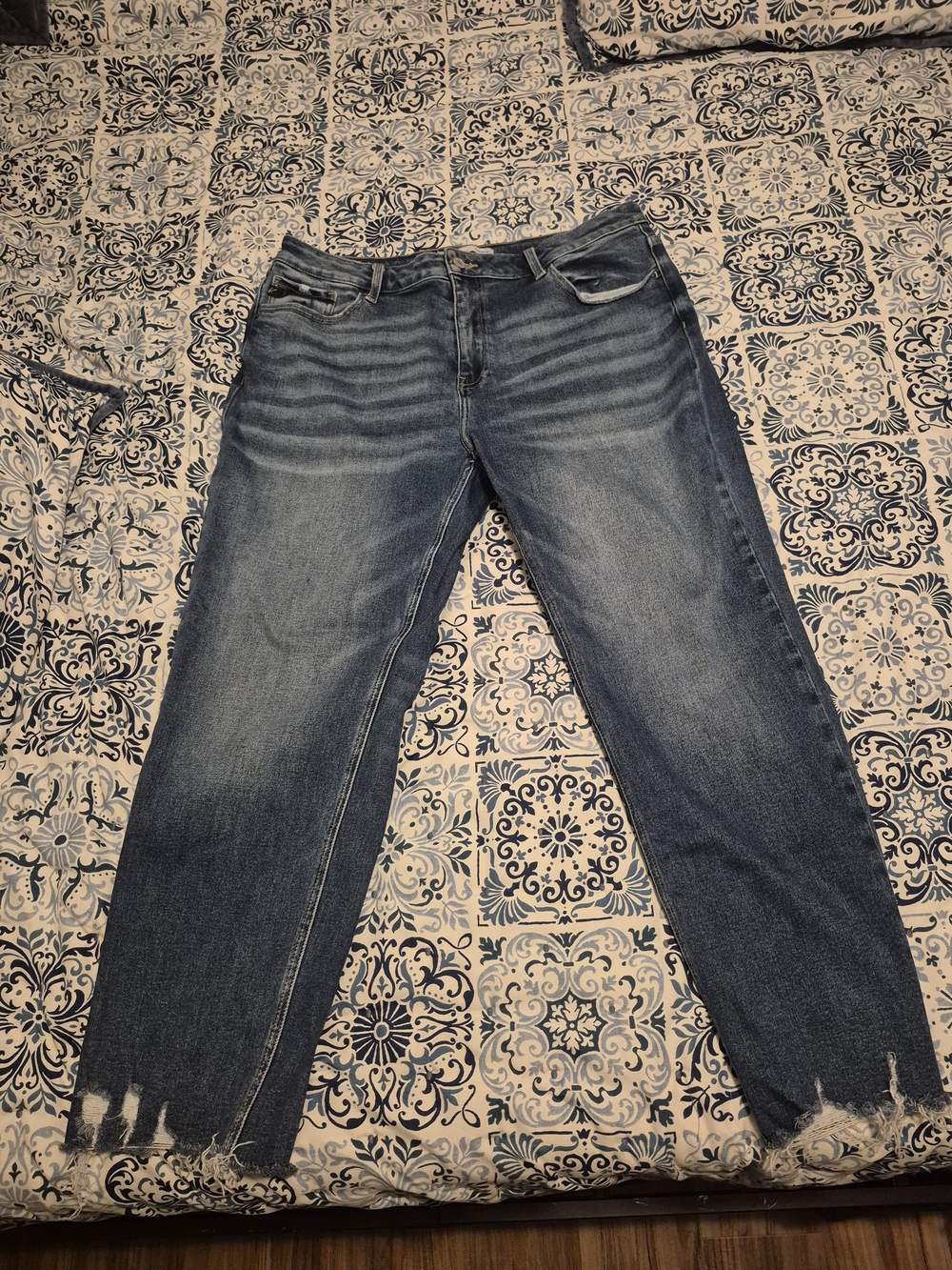 KanCan Women's Denim Straight-Leg Jeans in Blue Wash